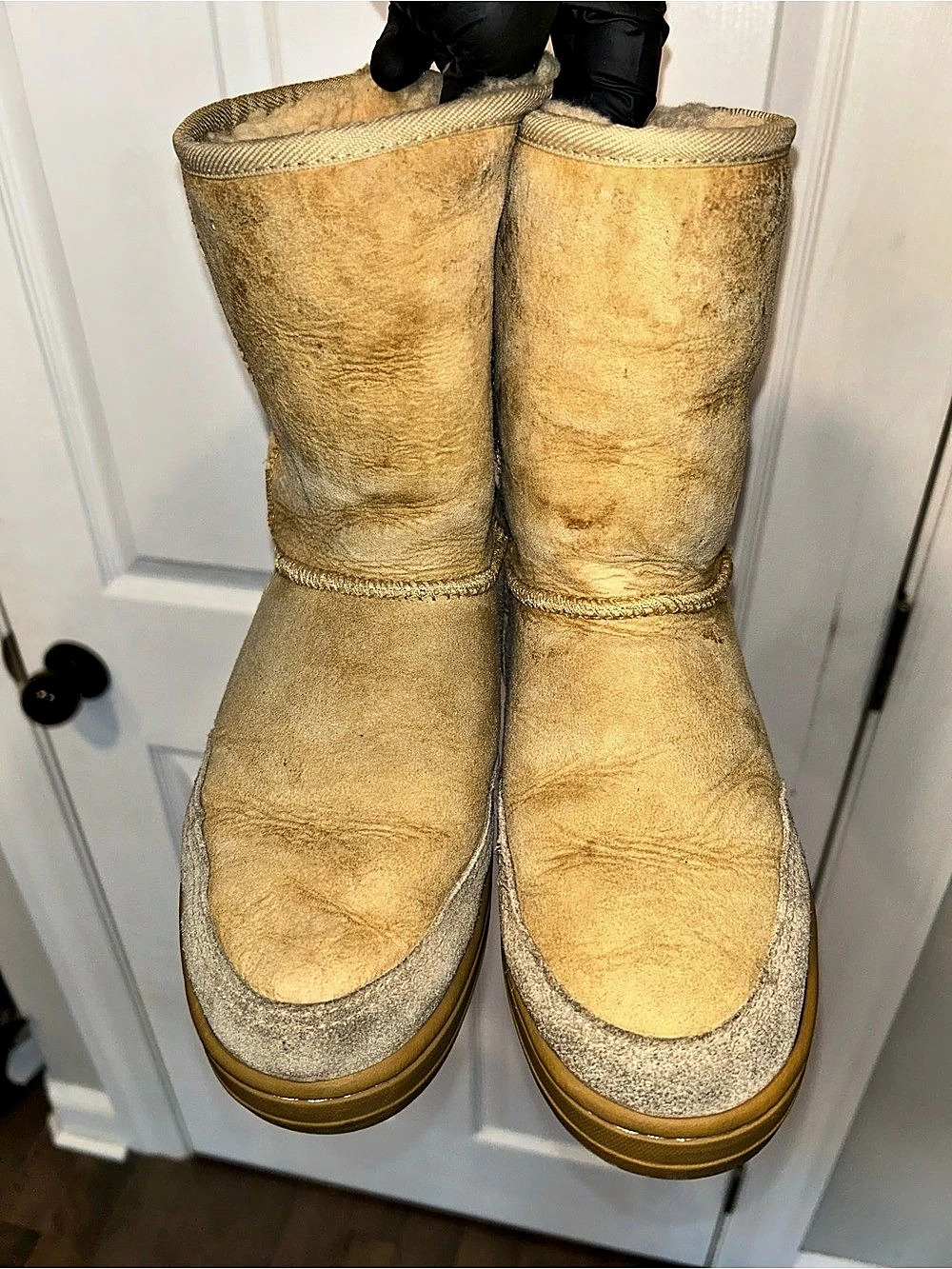 UGG Ultra Short Suede Winter Boots in Tan US 7 100% wool soles